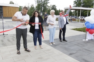 В Светогорске торжественно открыли городскую площадь