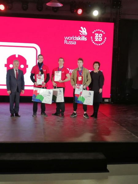 37Fy42C_LRs.jpg 37Fy42C_LRs.jpg