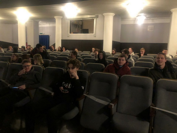 ДК, Просмотр кинофильма КАЛАШНИКОВ.jpg